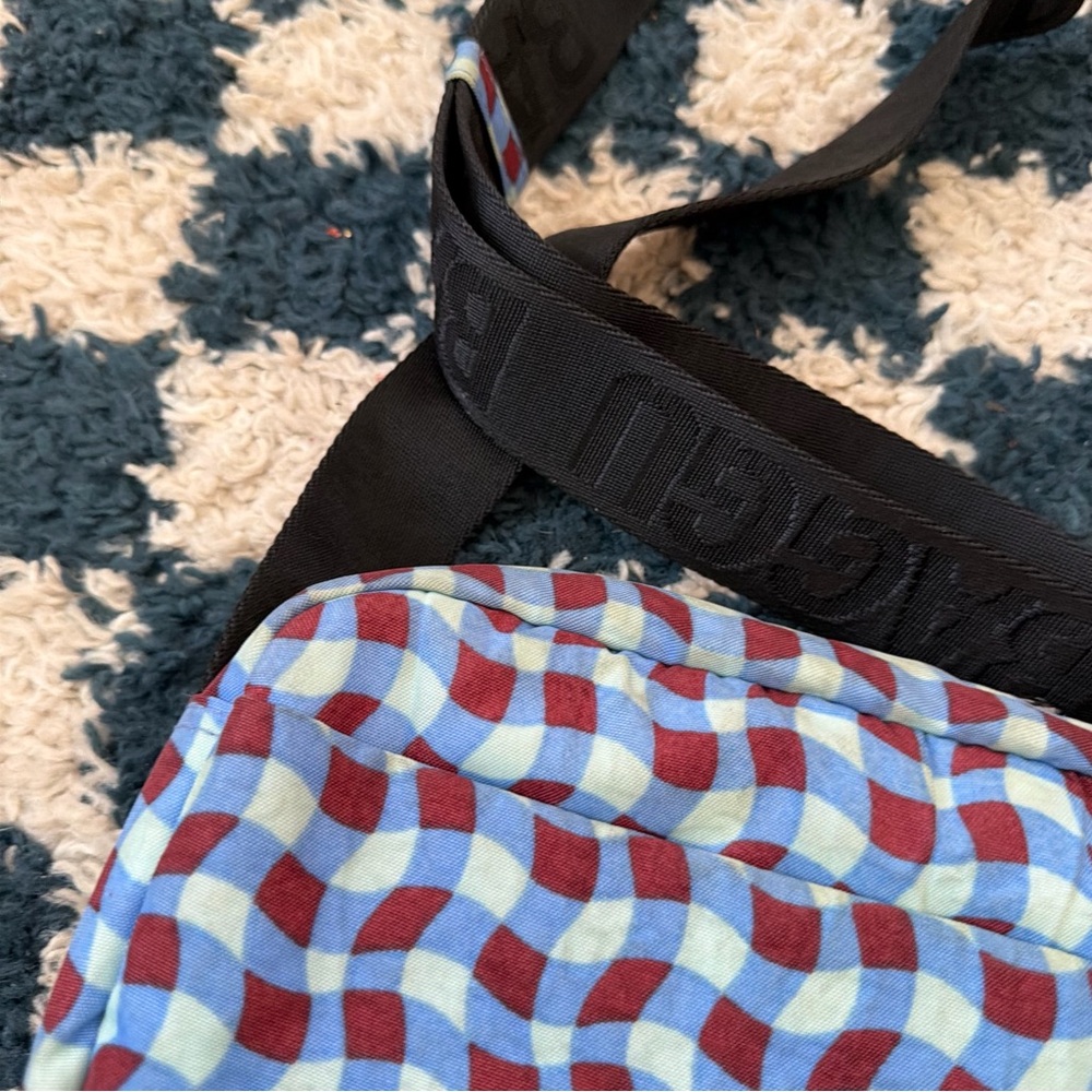 Baggu Wavy Blue Gingham Camera Crossbody - Picture 5 of 8